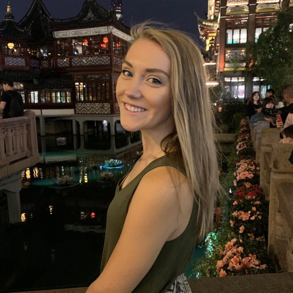 Meet your Posher, Carli - Picture 4 of 5